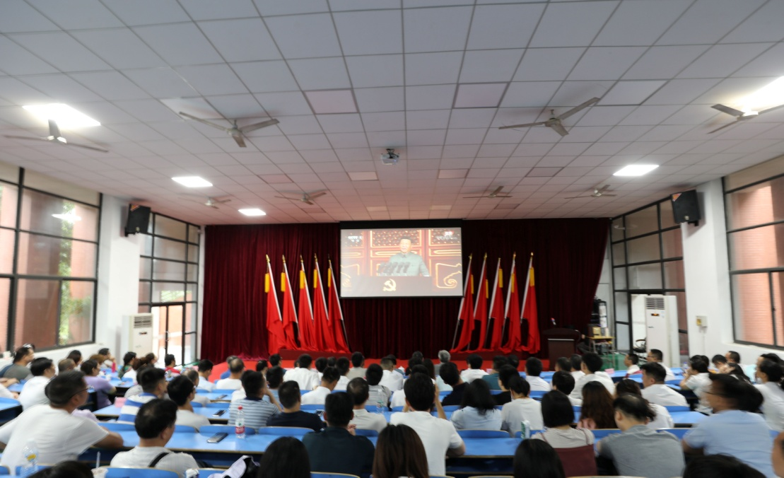 学院全体党员集中收看庆祝中国共产党成立100周年大会直播